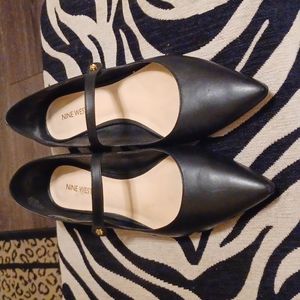WOMEN'S FLATS SIZE 11M USED VERY LIGHTLY BY NINE WEST